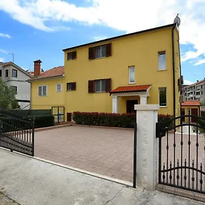  Apartment Ivana - Iva